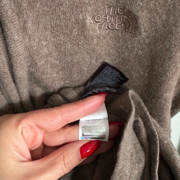The North Face women Brown Sweater - Picture 7 of 8